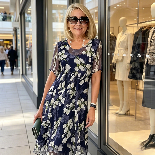 Rövid ujjú, A-vonalú, térdig érő alkalmi ruha