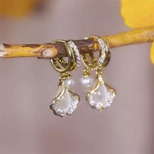Apricot Leaf Pearl Earrings