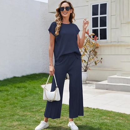 Rövid ujjú felső és széles szárú nadrágból álló 2 részes szett