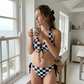 Női sakktábla mintás nyakba kötős bikini szett