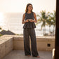 Női kétrészes nyári szett – Ujjatlan fodros felső és széles szárú nadrág | 6 szín | S–2XL