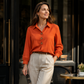👚 Elegáns gombos blúz szárnyas gallérral