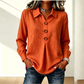 👚 Elegáns gombos blúz szárnyas gallérral