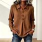 👚 Elegáns gombos blúz szárnyas gallérral