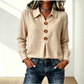 👚 Elegáns gombos blúz szárnyas gallérral
